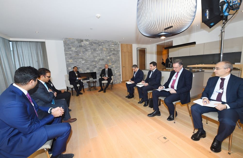 В Давосе состоялась встреча Президента Ильхама Алиева с основателем и председателем компании Adani Group (ФОТО)