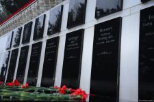 Azerbaijani people honor blessed memory of victims of January 20 tragedy (PHOTO)