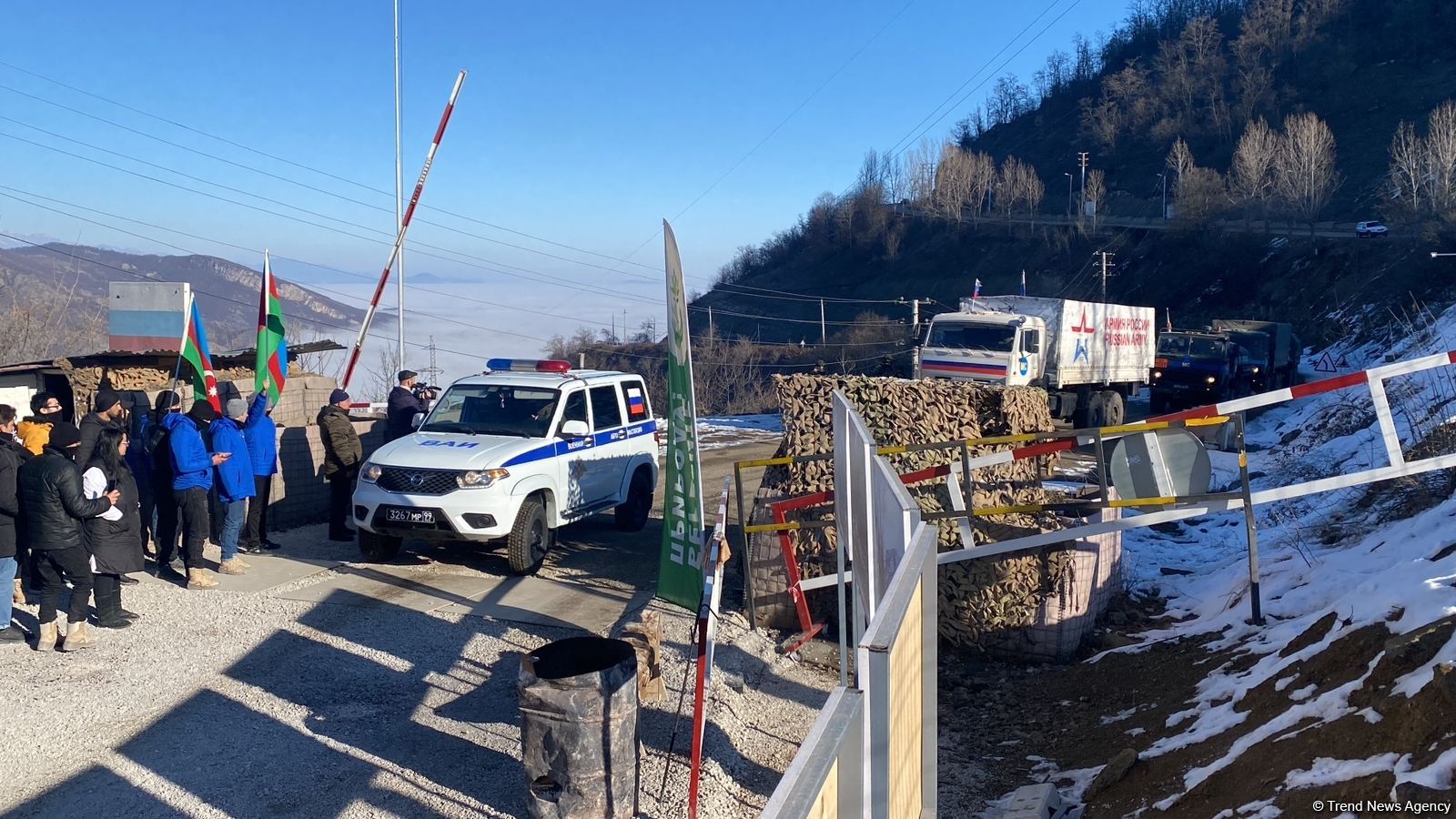 Sülhməramlılara aid 10 maşın Laçın yolundan maneəsiz keçib (FOTO)