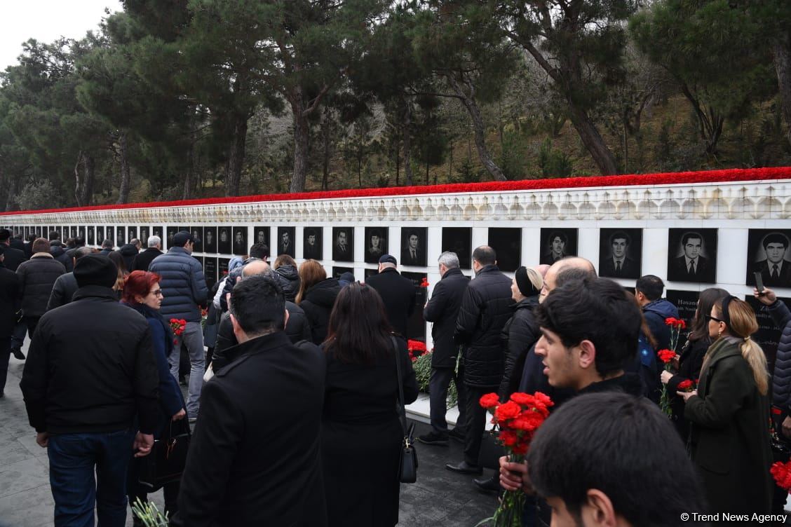 Азербайджанский народ чтит светлую память жертв трагедии 20 Января (ФОТО)
