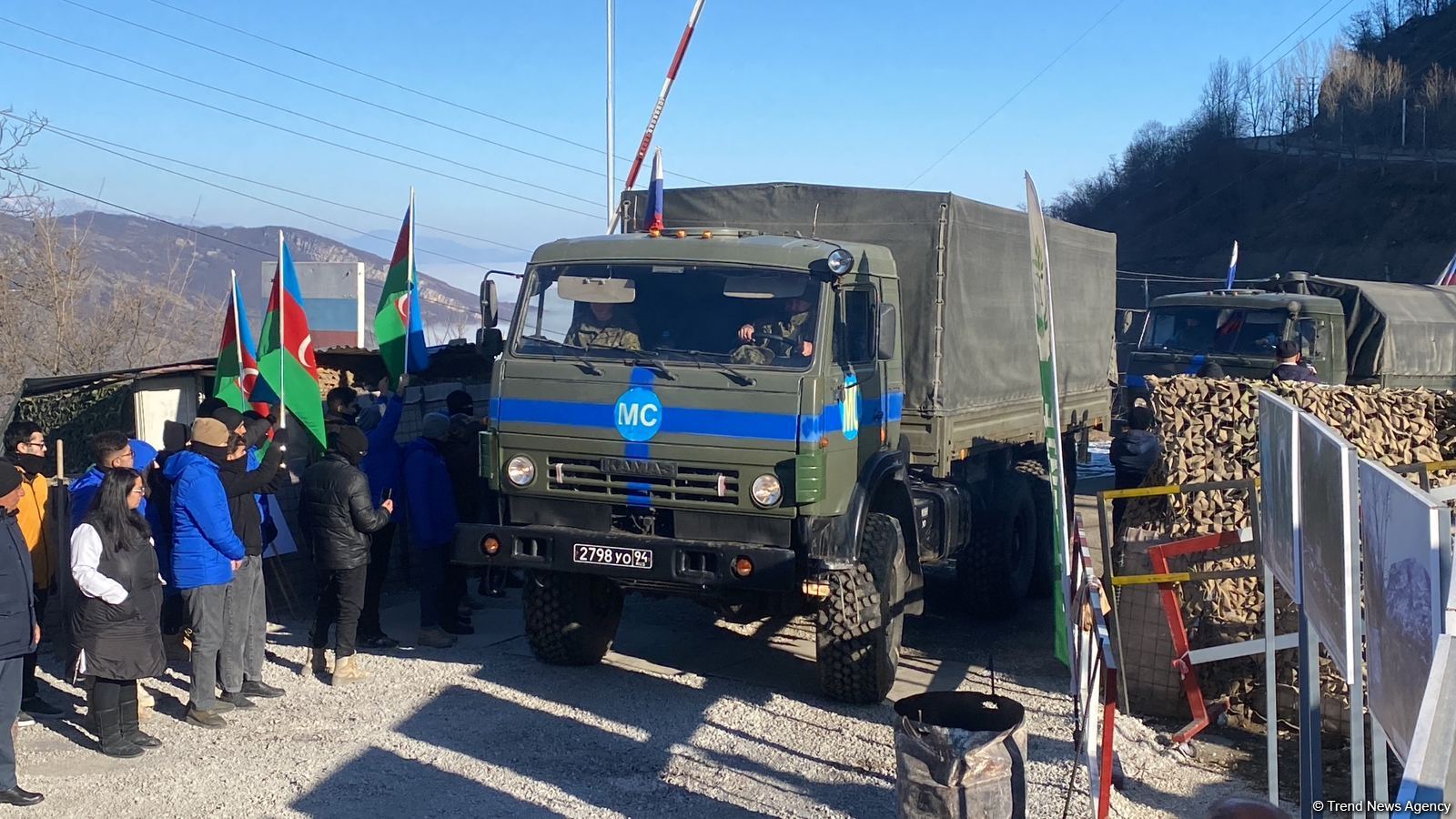 More vehicles of Russian peacekeepers pass freely along Azerbaijani Lachin-Khankendi road (PHOTO)