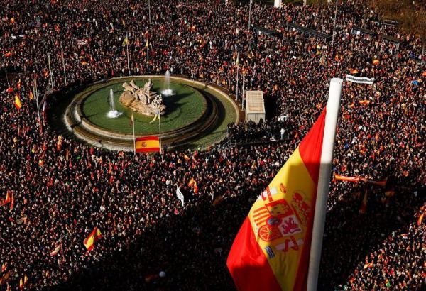 Thousands join rightist rally against Spanish government