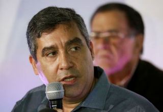 Venezuela releases ex-interior minister from prison; he will go to Spain