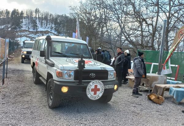 ICRC vehicles drive freely along Azerbaijan's Lachin-Khankendi road (PHOTO)