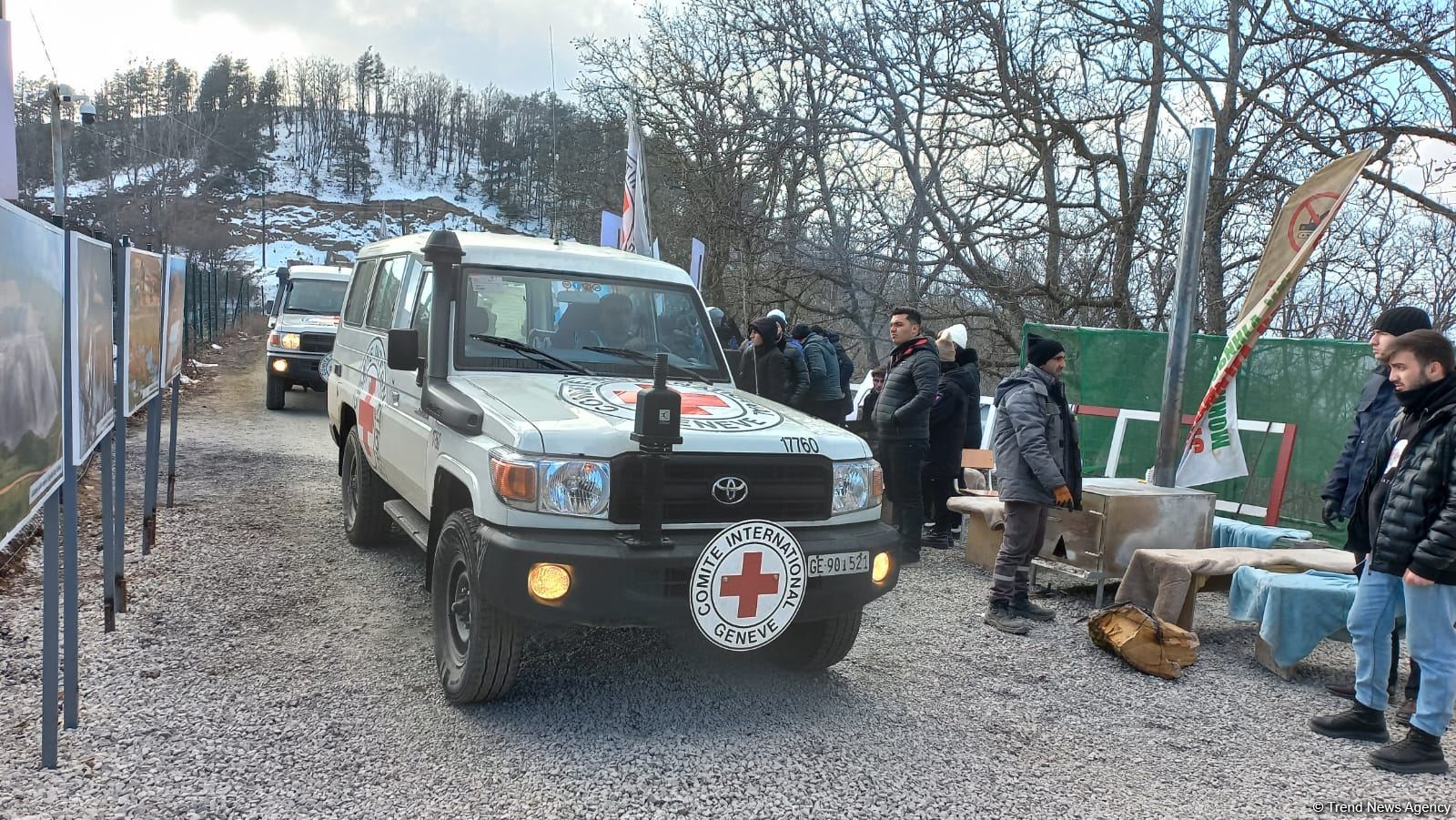 ICRC vehicles drive freely along Azerbaijan's Lachin-Khankendi road (PHOTO)
