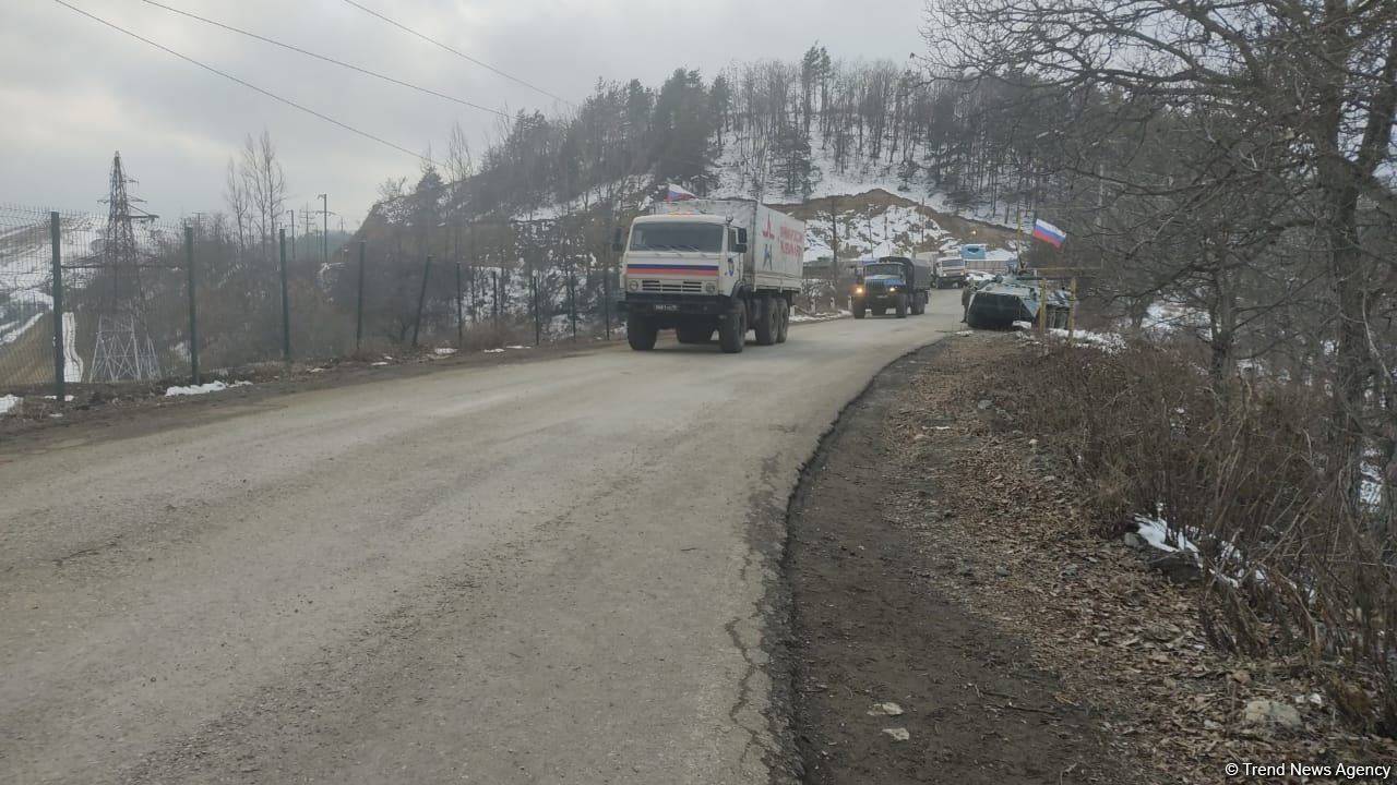 More trucks of Russian peacekeepers pass freely along Azerbaijan's Lachin-Khankendi road (PHOTO)