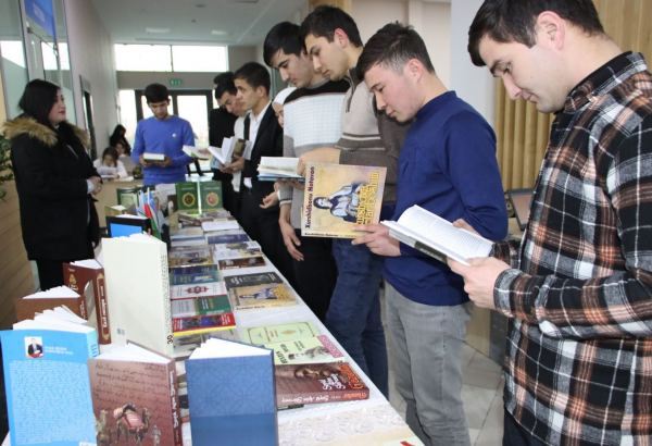 В рамках "Года Гейдара Алиева" библиотекам Узбекистана передана богатая коллекция книг об Азербайджане (ФОТО)