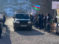 Another car of Russian peacekeepers freely passes along Azerbaijani Lachin-Khankendi road (PHOTO)