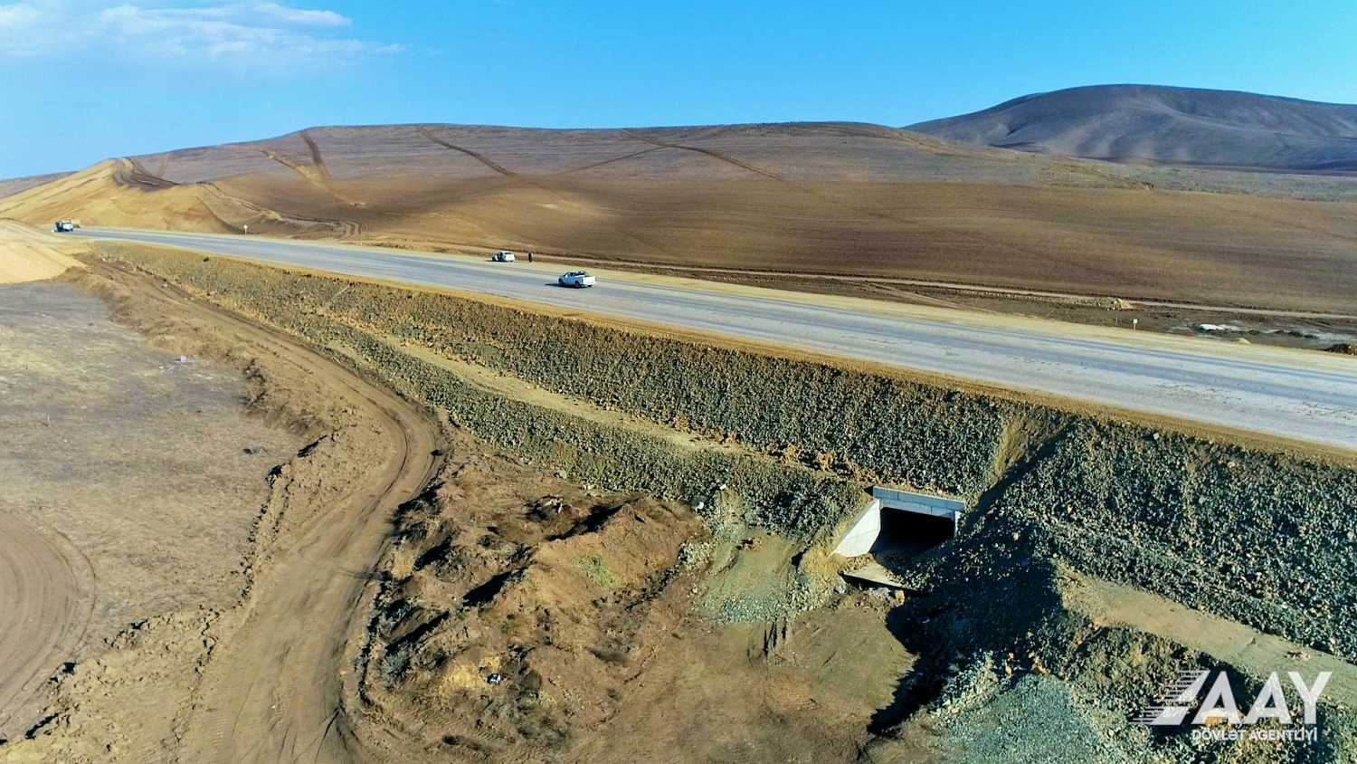 Ağdam-Füzuli avtomobil yolunun inşası sürətlə davam edir (FOTO/VİDEO)