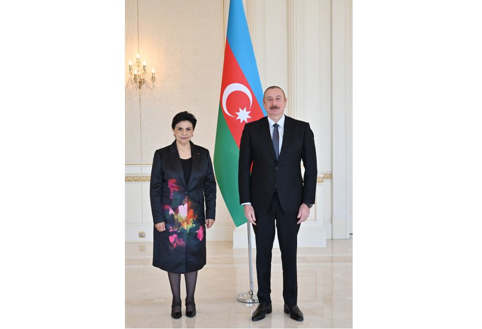 President Ilham Aliyev receives credentials of new Ambassador of Mexico to Azerbaijan (PHOTO/VIDEO)