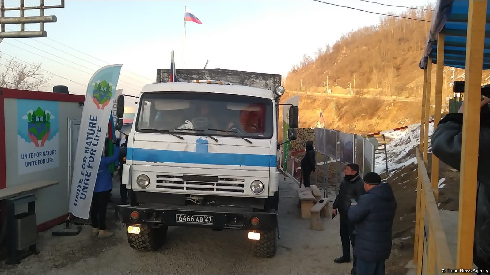 Rusiya sülhməramlılarına aid daha 2 avtomobil Laçın yolundan keçib (FOTO)