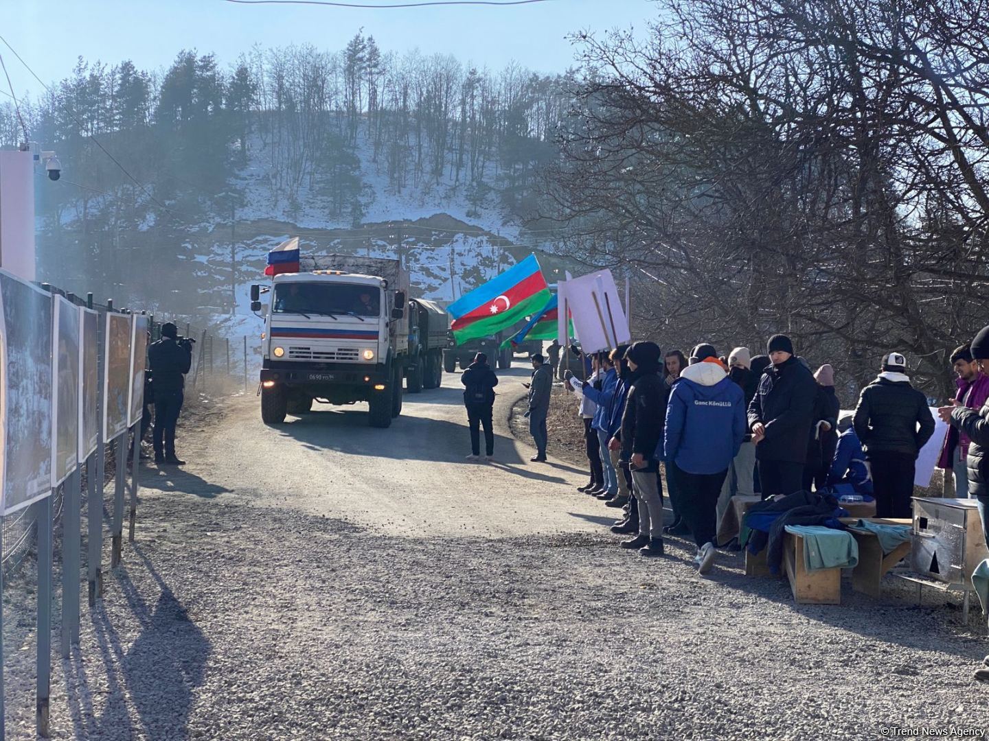 Rusiya sülhməramlılarına aid daha 9 avtomobil Laçın yolundan keçib (FOTO)