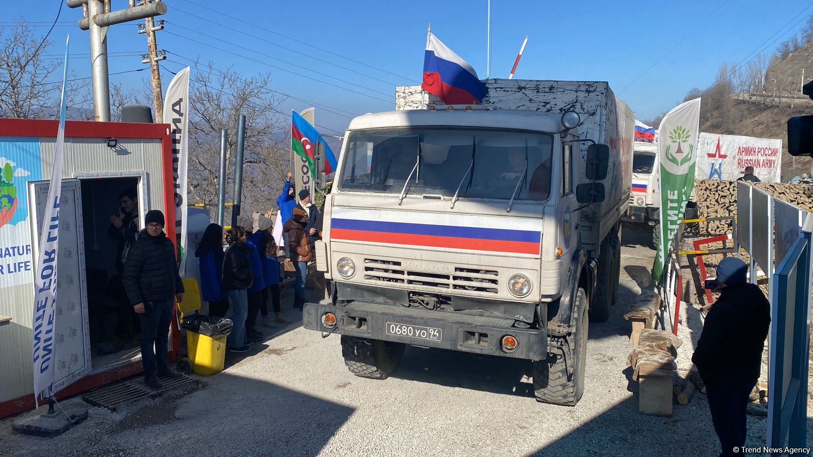 Rusiya sülhməramlılarına aid daha 11 avtomobil Laçın yolundan keçib (FOTO)