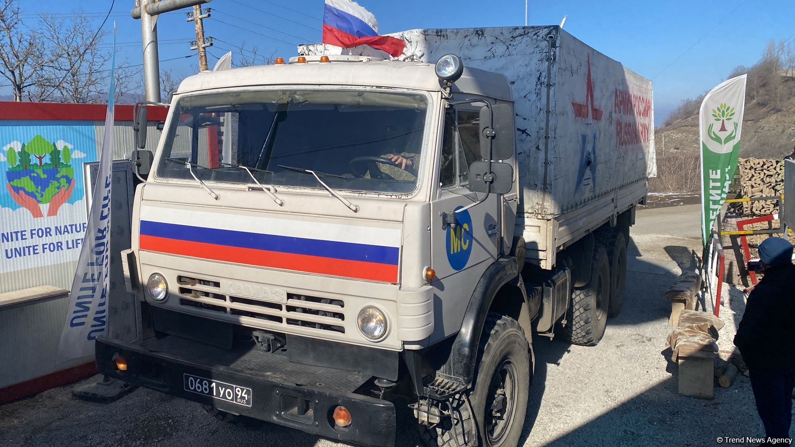 Supply vehicles of Russian peacekeepers drive freely along Azerbaijan's Lachin-Khankendi road (PHOTO)