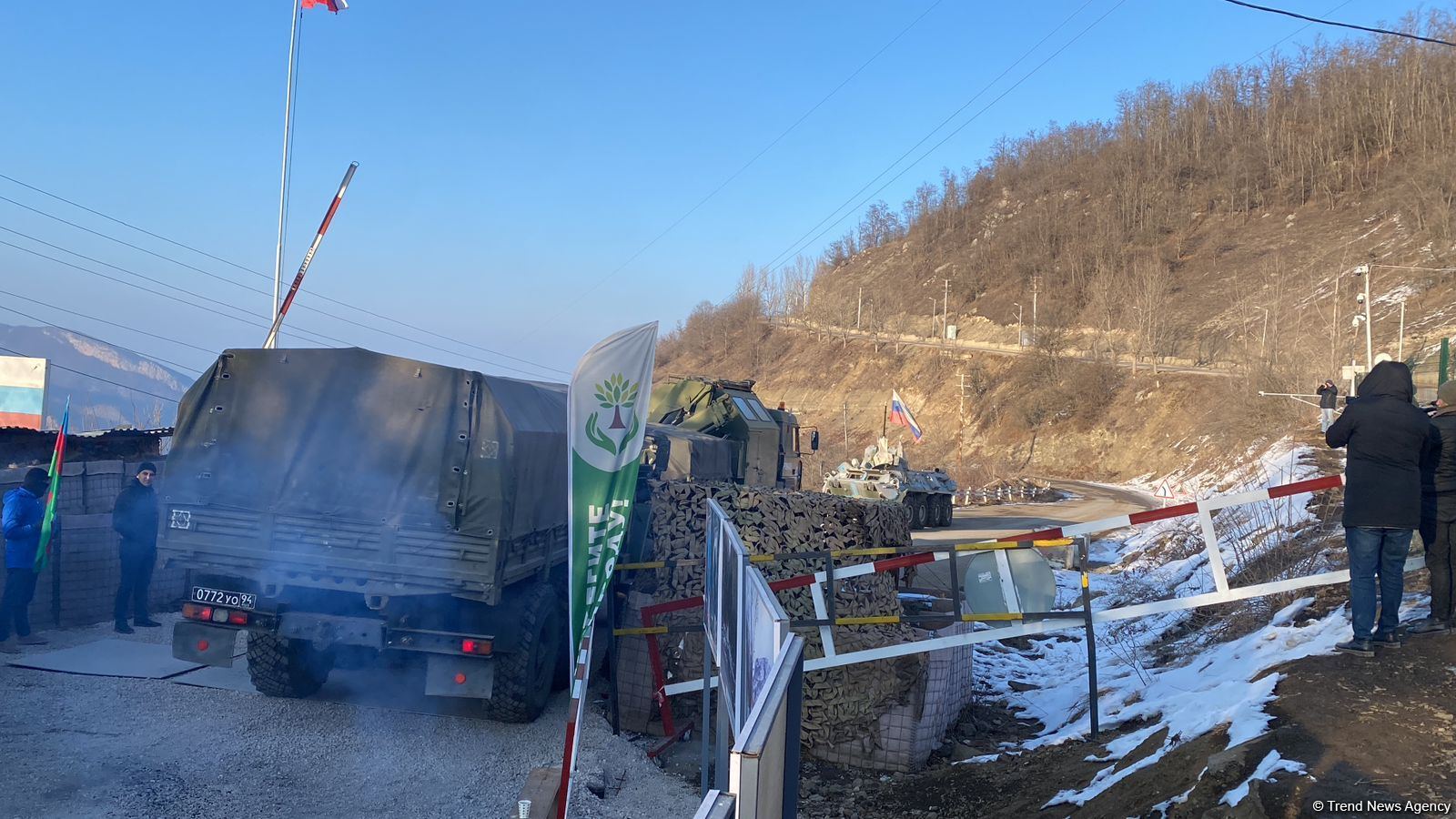 Rusiya sülhməramlılarına aid daha 9 avtomobil Laçın yolundan keçib (FOTO)