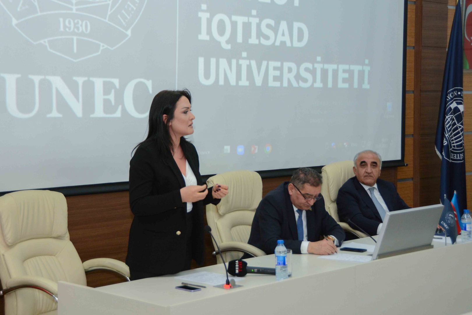 Universitetlərdə ilk: Rektor İctimai Şura qarşısında hesabat verib (FOTO)