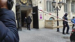 İranın Bakıdakı səfirliyindəki diplomatlar binadan qaçırlar (FOTO/VİDEO)