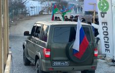 Another car of Russian peacekeepers passes freely along Azerbaijani Lachin-Khankendi road (PHOTO)