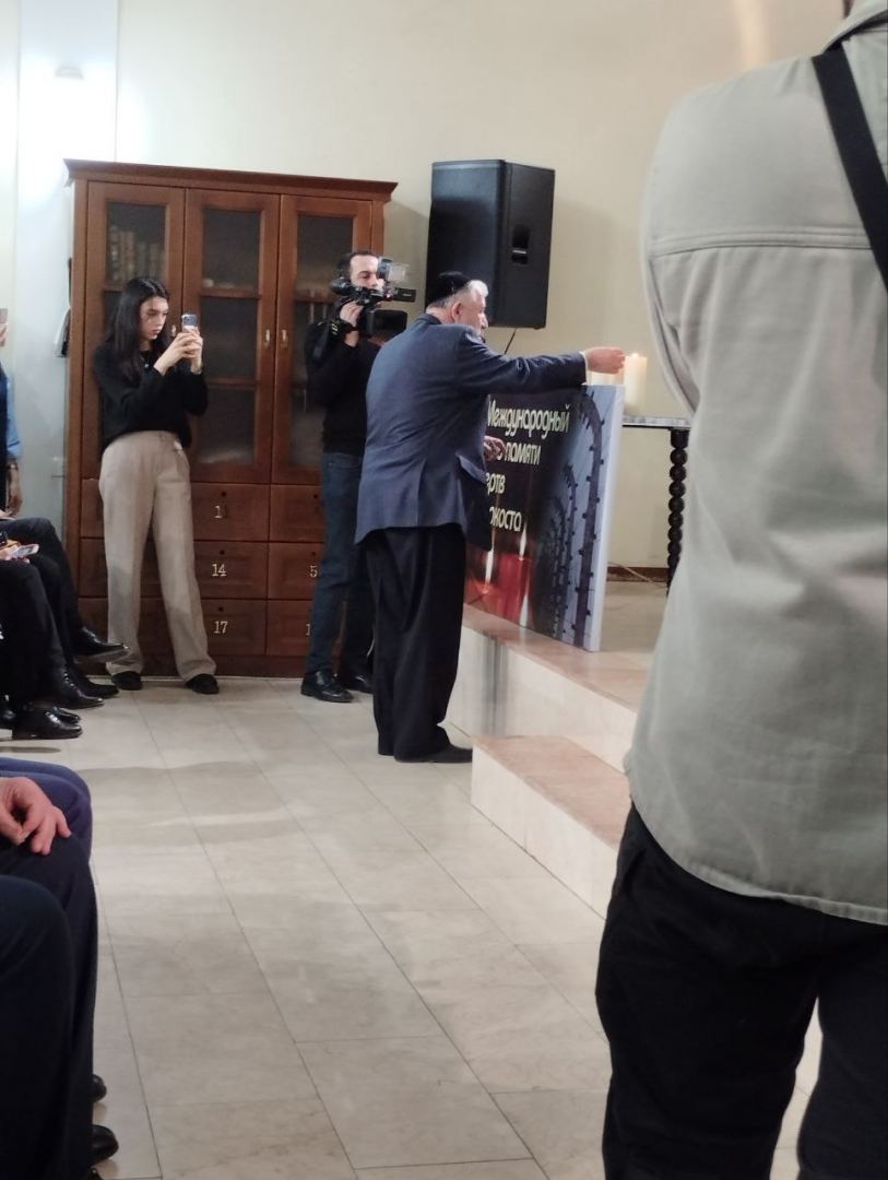 В синагоге европейских евреев Баку прошел День памяти жертв Холокоста (ФОТО)