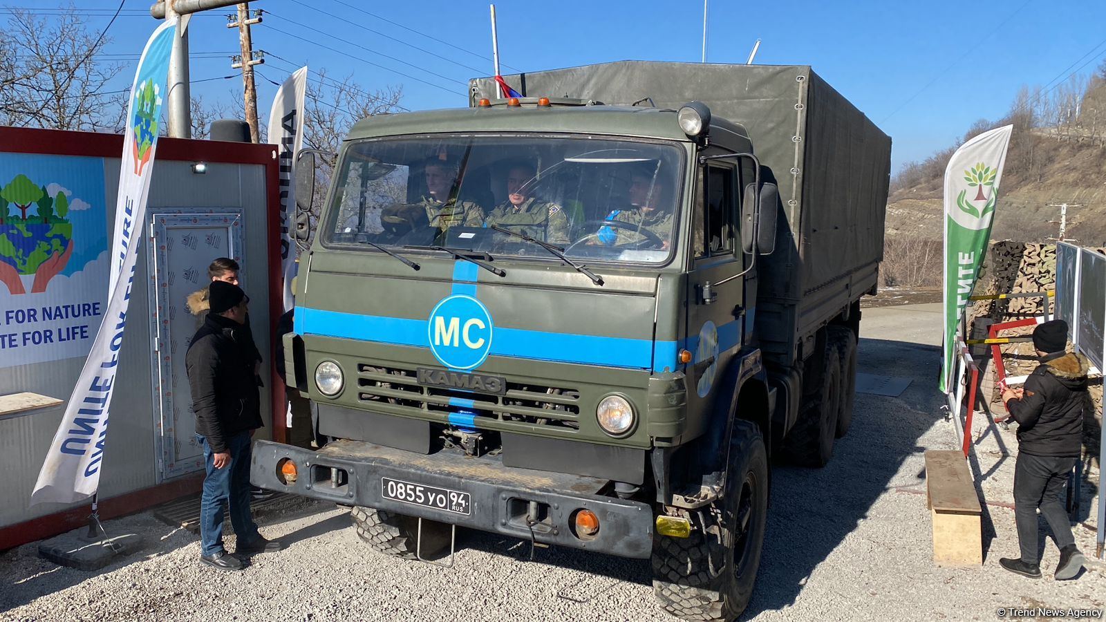 Another truck of Russian peacekeepers passes freely along Azerbaijan's Lachin-Khankendi road (PHOTO)