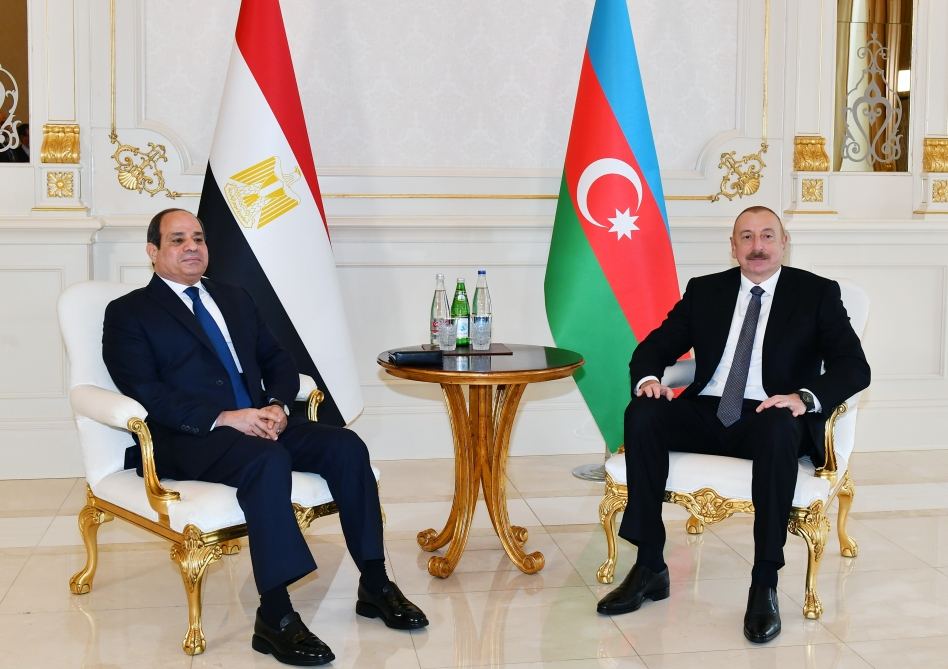 Presidents of Azerbaijan, Egypt hold one-on-one meeting (PHOTO)