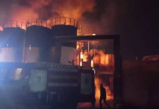 Fire breaks out at car oil refinery near Tabriz (VIDEO)