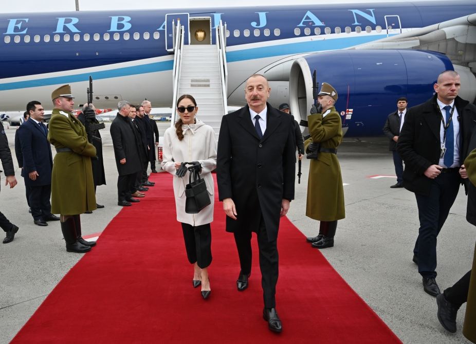 Президент Ильхам Алиев и Первая леди Мехрибан Алиева прибыли в Венгрию (ФОТО/ВИДЕО)