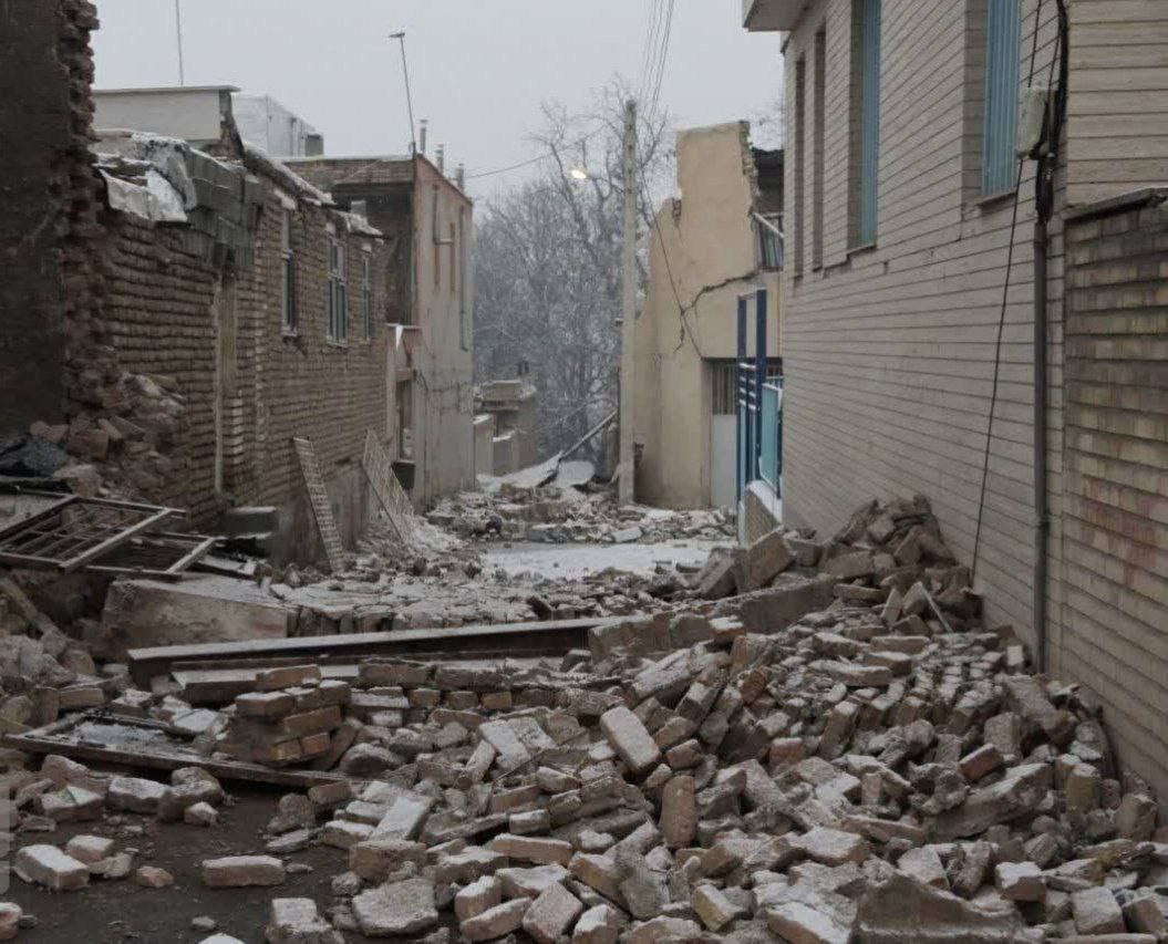 Растет число пострадавших от землетрясения в Иране