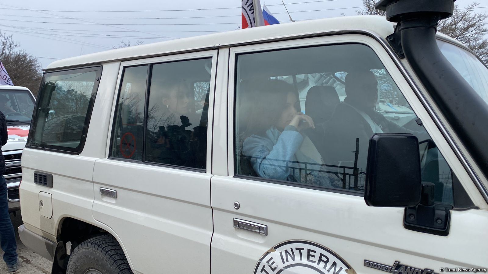 Seven ICRC vehicles drive freely along Azerbaijan's Lachin-Khankendi road (PHOTO)