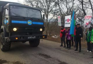 Convoy of Russian peacekeepers passes freely along Azerbaijan's Lachin-Khankendi road (PHOTO)