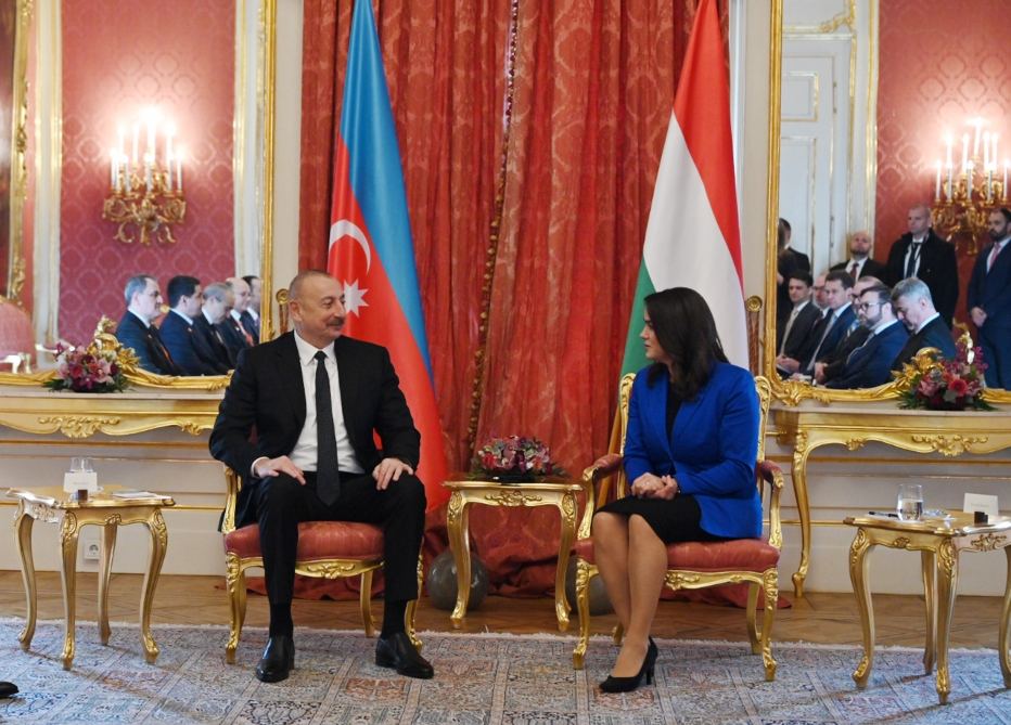Состоялась встреча Президента Ильхама Алиева с Президентом Венгрии Каталин Новак в расширенном составе (ФОТО)