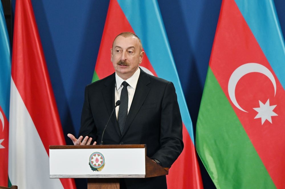 Президент Ильхам Алиев: Мы видим хорошие возможности для сотрудничества с Венгрией в области разминирования