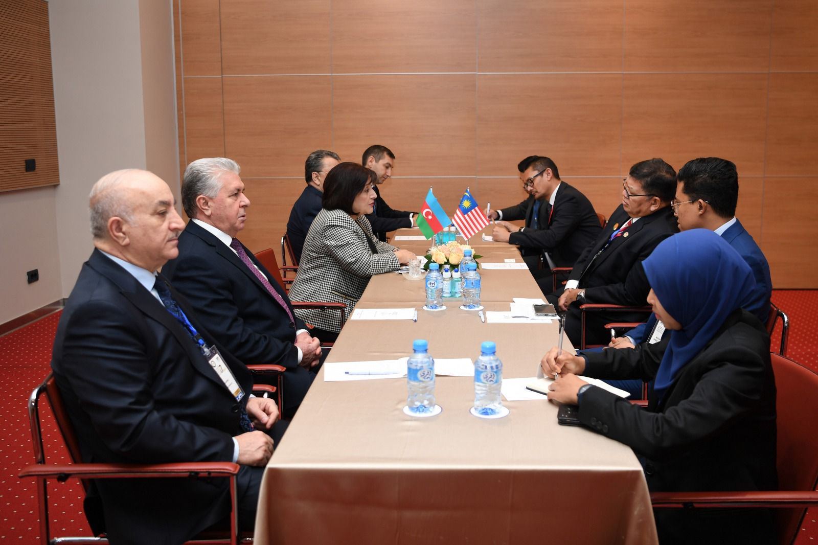 Сахиба Гафарова встретилась с председателем Палаты представителей парламента Малайзии