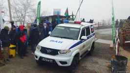 Russian peacekeepers' vehicles pass along Lachin-Khankendi road in both directions (PHOTO)