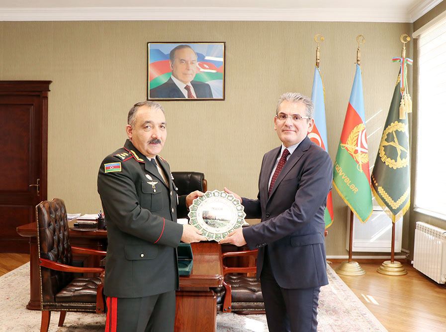 Замминистра обороны Азербайджана встретился с Генеральным консулом Турции в Гяндже