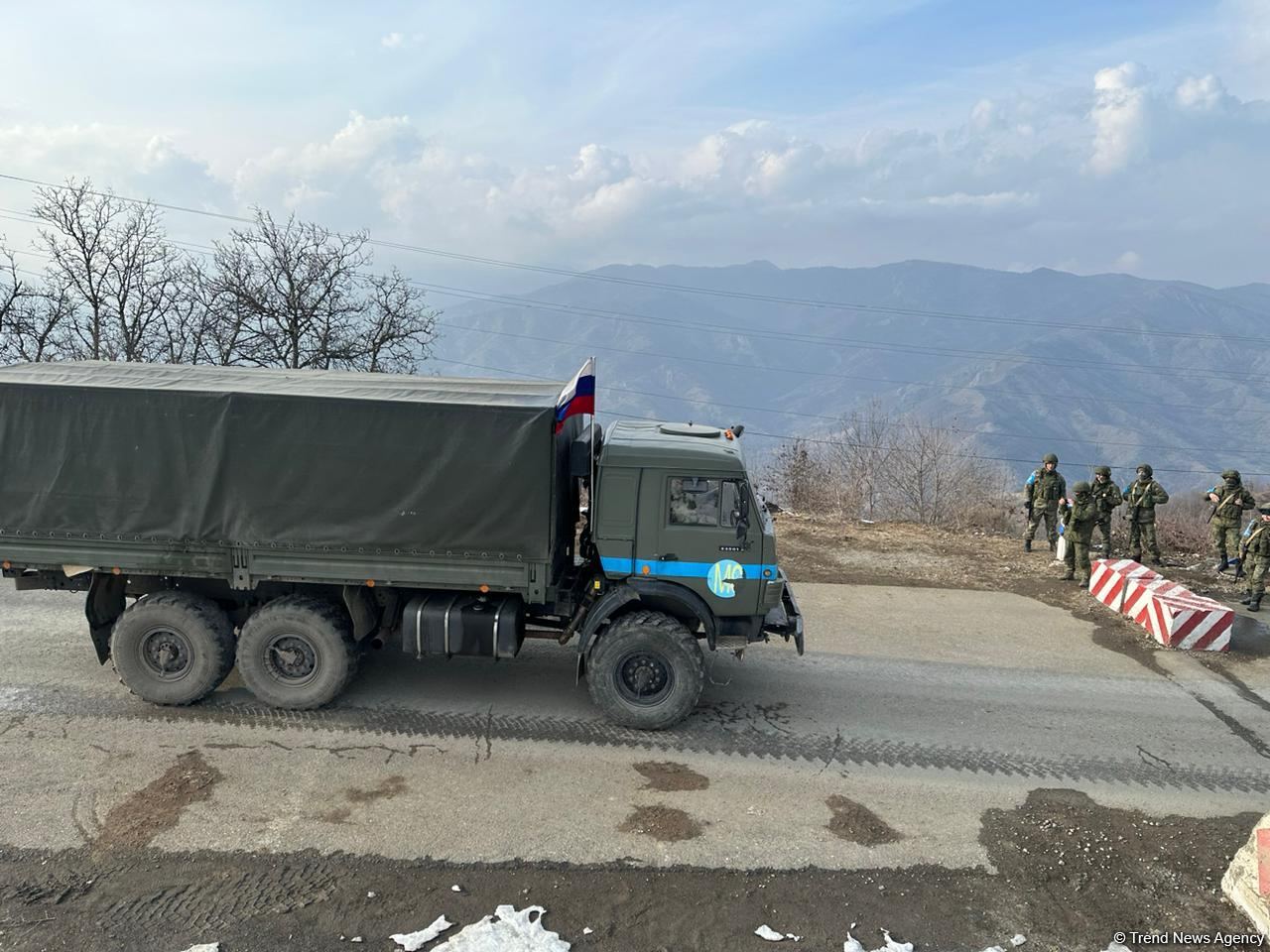 Rusiya sülhməramlılarına aid daha 19 avtomobil Laçın yolundan keçib (FOTO)