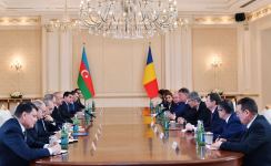 Presidents of Azerbaijan and Romania hold expanded meeting (PHOTO/VIDEO)