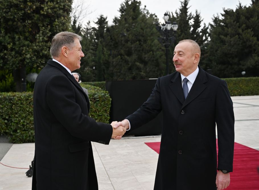 Official welcoming ceremony held for President of Romania (PHOTO/VIDEO)