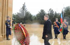 Президент Румынии Клаус Йоханнис посетил Аллею шехидов (ФОТО)