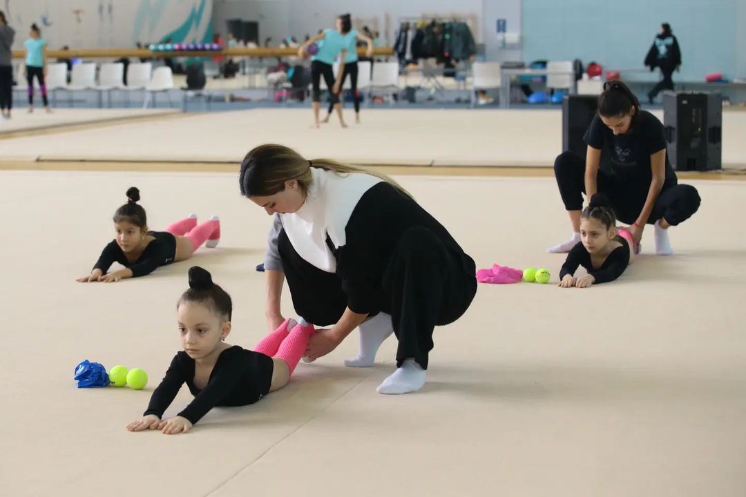 В Национальной арене гимнастики проходят сборы юных граций из Шагана и Говсана (ФОТО)