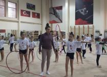 Известная болгарская гимнастка Катрин Тасева проводит в Баку мастер-класс (ФОТО)