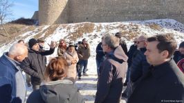 Международные путешественники посетили Шушинскую крепость (ФОТО)