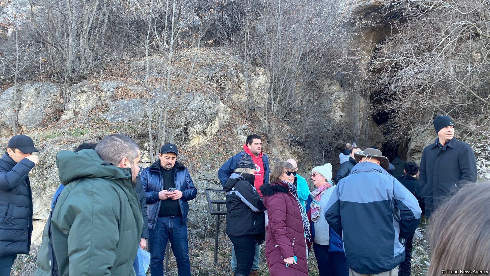 Международная делегация посетила Азыхскую пещеру (ФОТО)