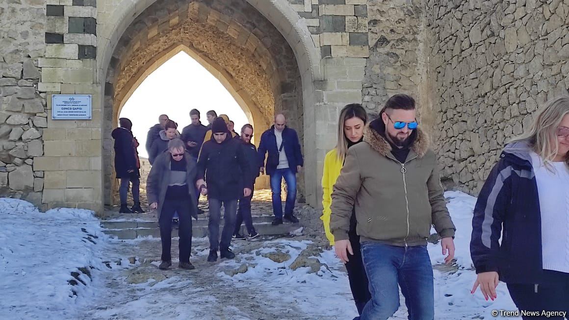 Международные путешественники посетили Шушинскую крепость (ФОТО)