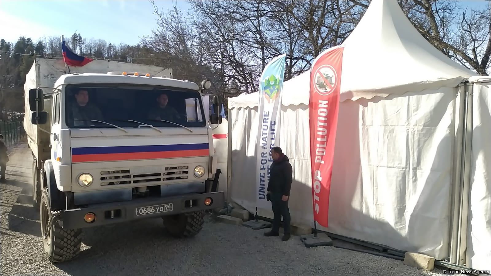 Over dozen vehicles of Russian peacekeepers pass freely along Azerbaijan's Lachin-Khankendi road (PHOTO)