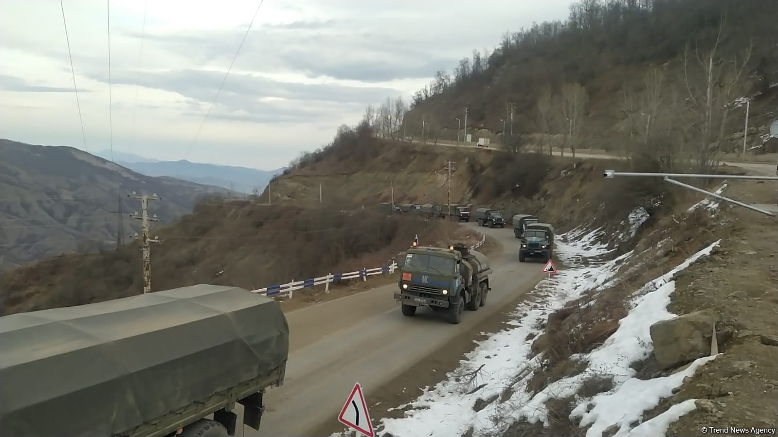 По Лачинской дороге беспрепятственно проехали еще 15 транспортных средств миротворцев (ФОТО)