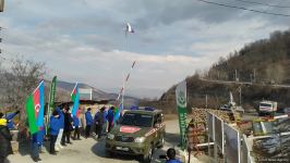 По Лачинской дороге беспрепятственно проехали 9 автомашин миротворцев (ФОТО)