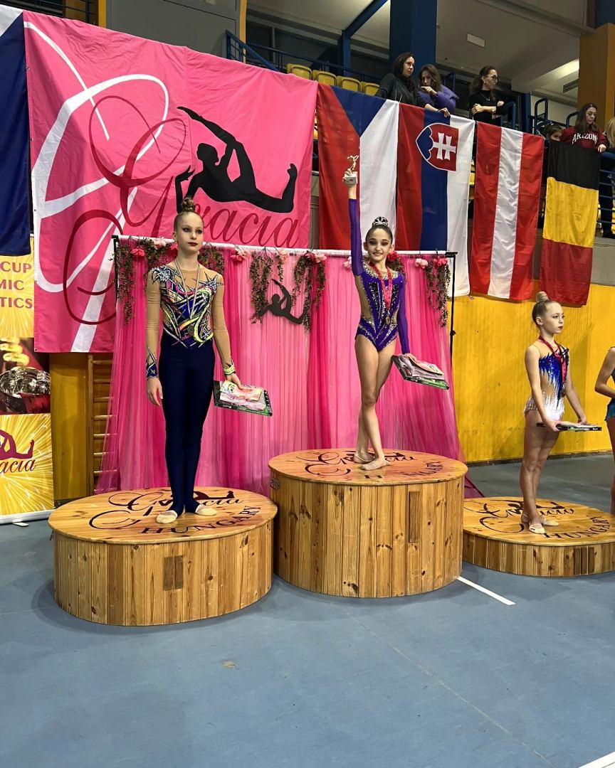 Азербайджанские гимнастки завоевали награды на международном турнире в Венгрии (ФОТО)
