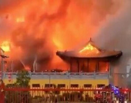 В Мельбурне в результате пожара практически разрушился буддийский храм