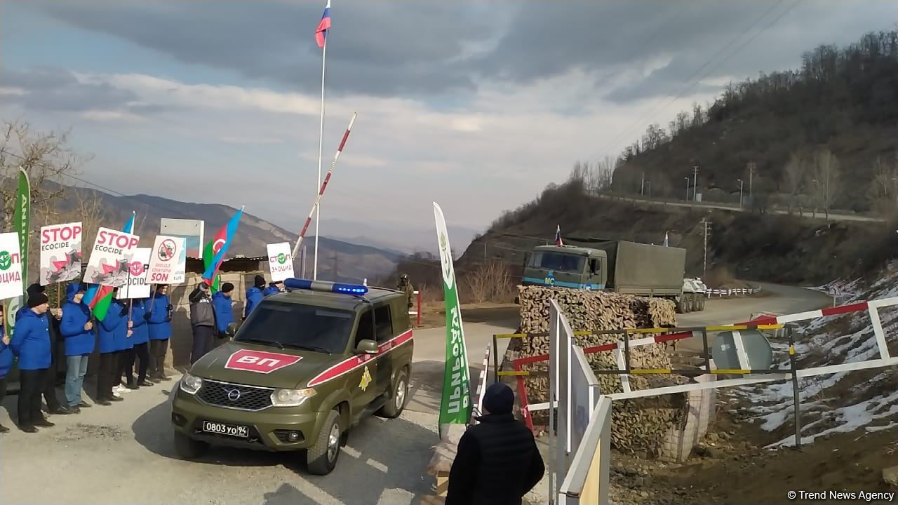 По Лачинской дороге беспрепятственно проехали 20 транспортных средств РМК (ФОТО)